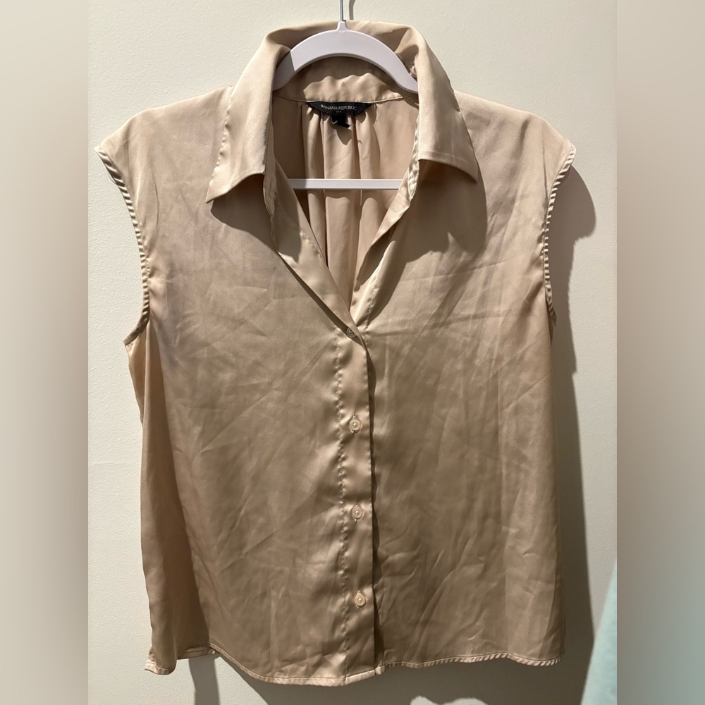 Banana Republic Tan Sleeveless Collared Blouse | Size S